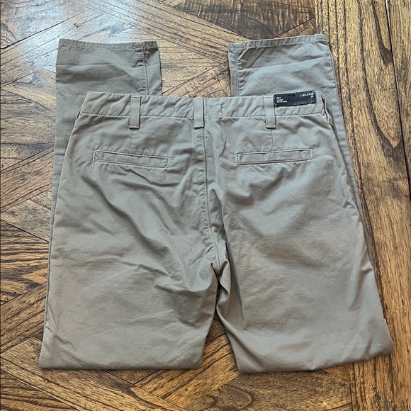 NEW! J BRAND INEZ Low Rise Slim Fit Women’s Chinos, Button Fly Size 25 (size 2) - Picture 4 of 4